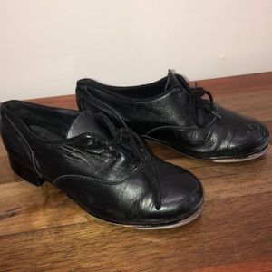 black BLOCH tap shoes